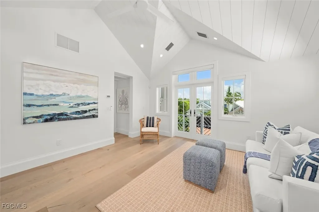 1432 2nd Avenue S Naples FL 34102