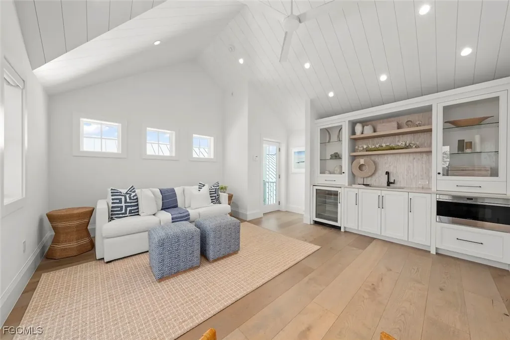 1432 2nd Avenue S Naples FL 34102