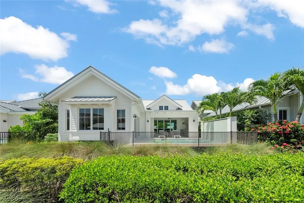 1432 2nd Avenue S Naples FL 34102