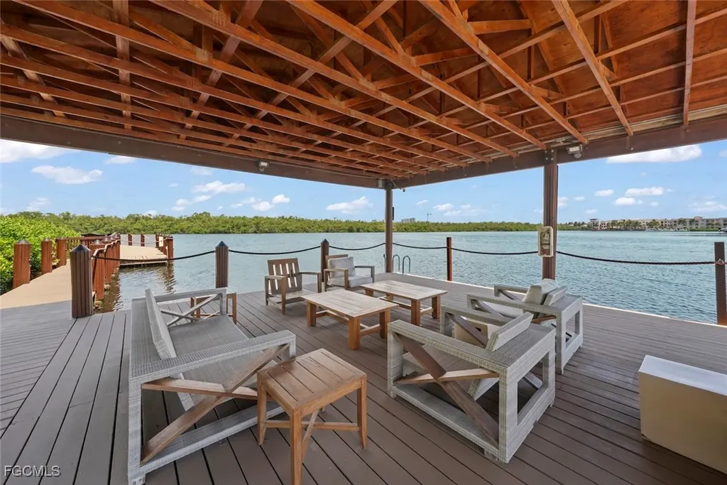 1432 2nd Avenue S Naples FL 34102