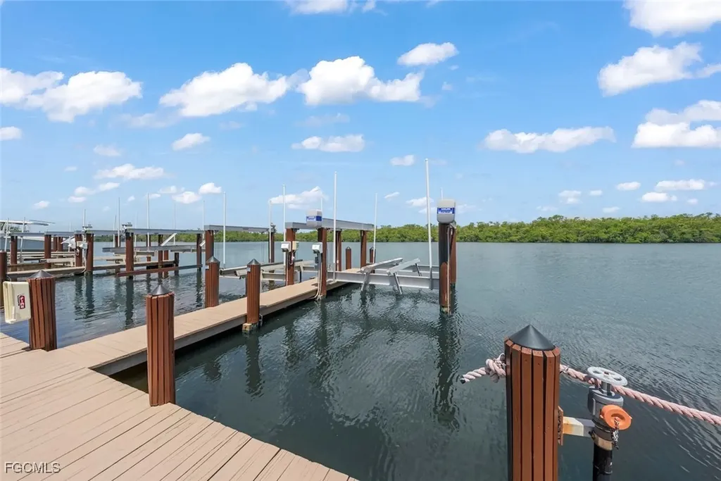 1432 2nd Avenue S Naples FL 34102