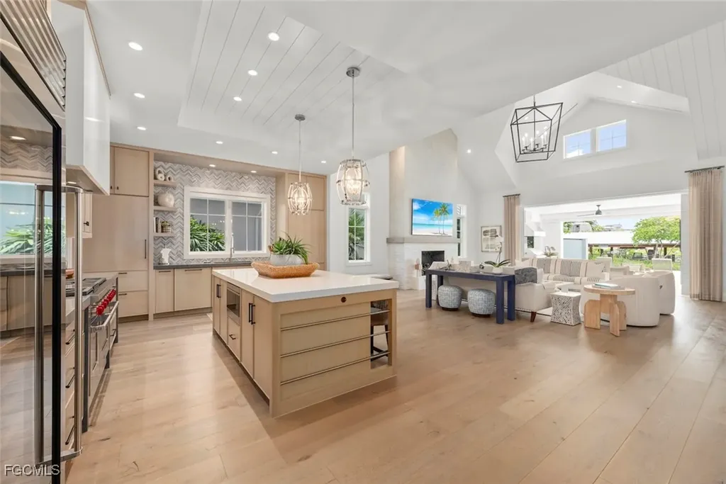 1432 2nd Avenue S Naples FL 34102