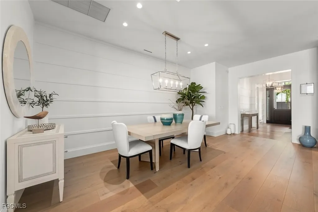1432 2nd Avenue S Naples FL 34102