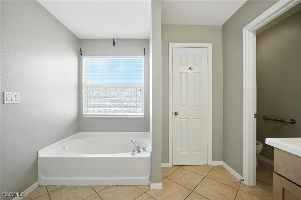 9010 Gladiolus Preserve Circle Fort Myers FL 33908