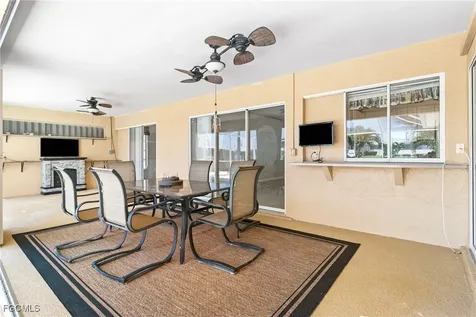 1403 SE 14th Street Cape Coral FL 33990