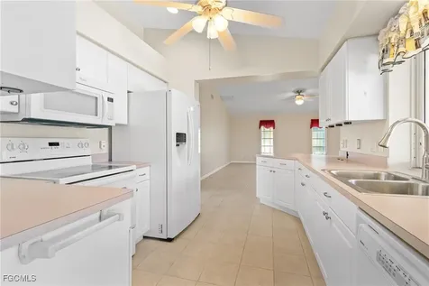 1403 SE 14th Street Cape Coral FL 33990