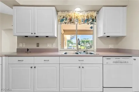 1403 SE 14th Street Cape Coral FL 33990