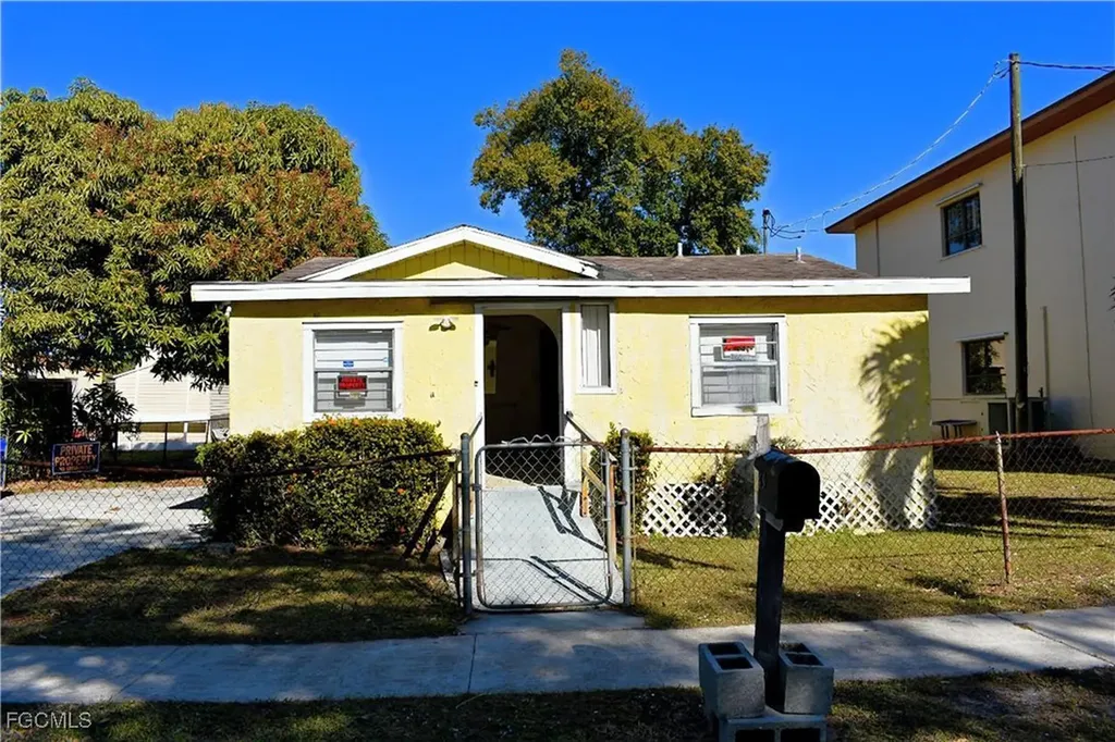 2849 Price Avenue Fort Myers FL 33916