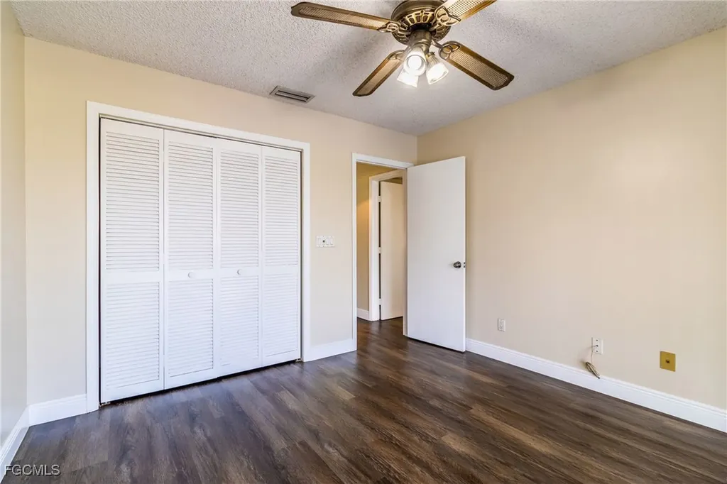 2523 SE 24th Place Cape Coral FL 33904