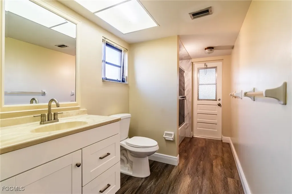 2523 SE 24th Place Cape Coral FL 33904