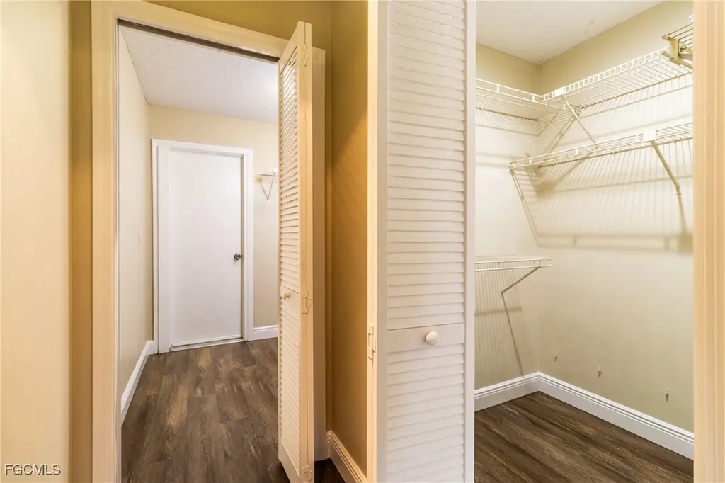 2523 SE 24th Place Cape Coral FL 33904