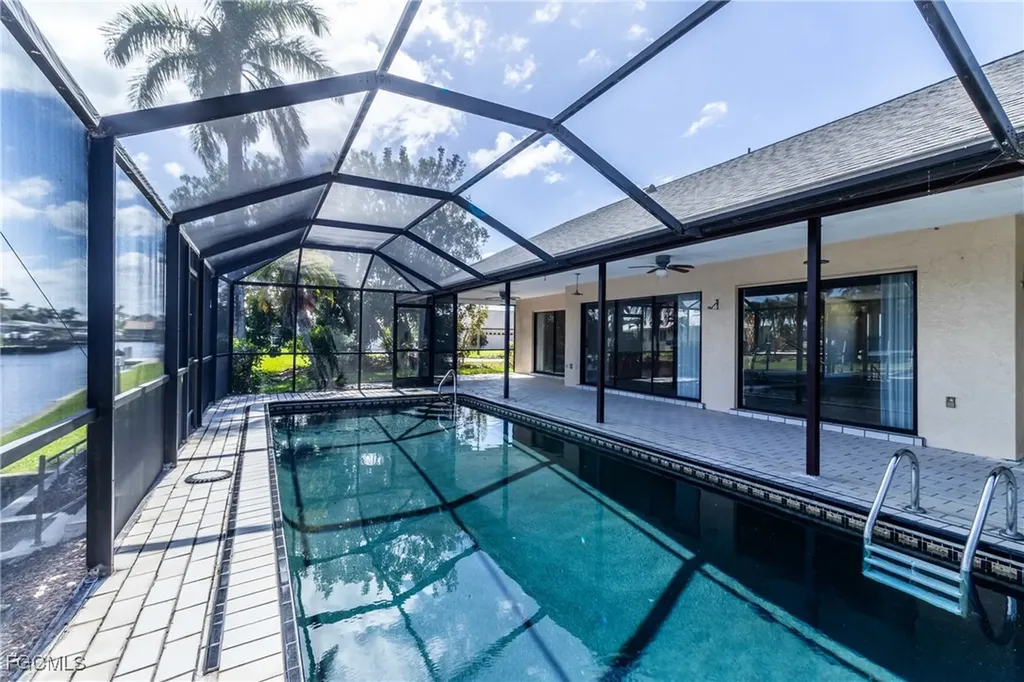 2523 SE 24th Place Cape Coral FL 33904