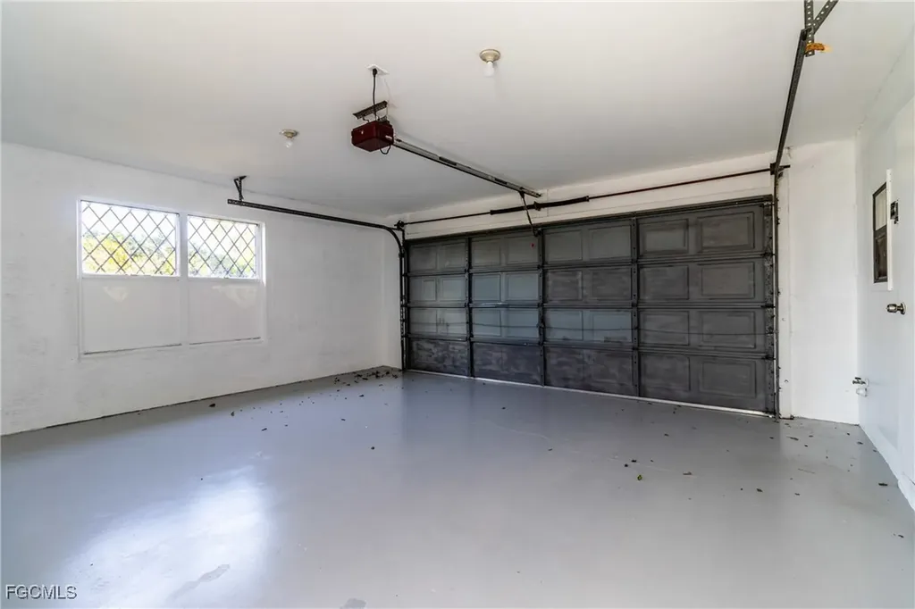 2523 SE 24th Place Cape Coral FL 33904