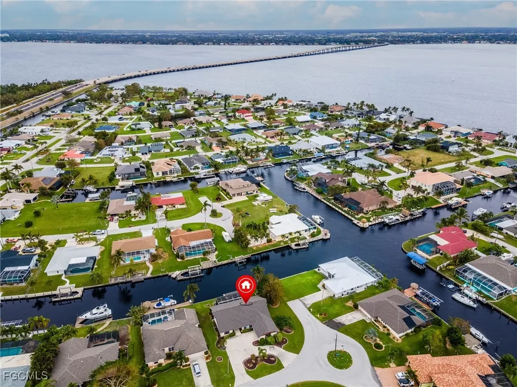 2523 SE 24th Place Cape Coral FL 33904