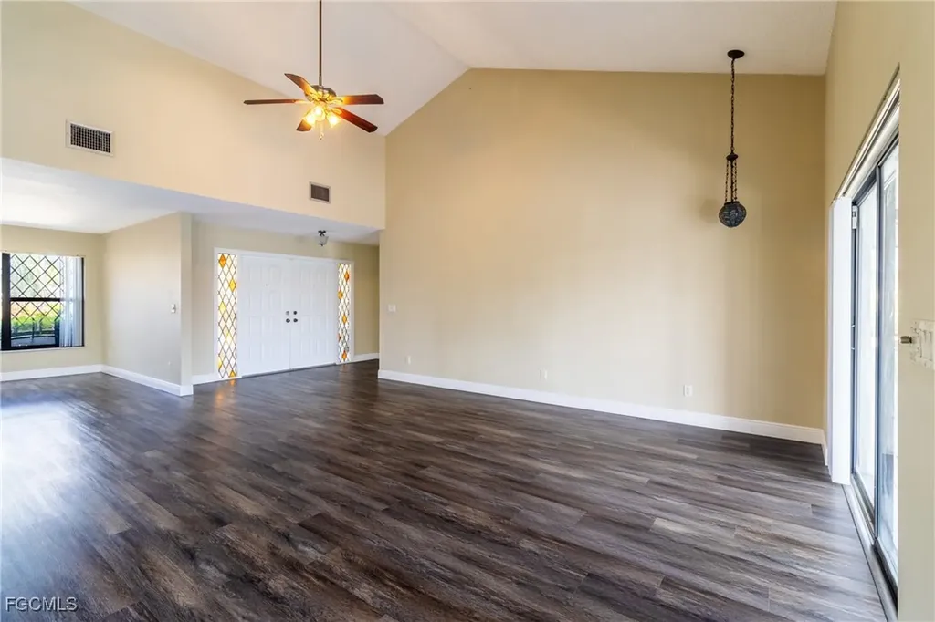 2523 SE 24th Place Cape Coral FL 33904