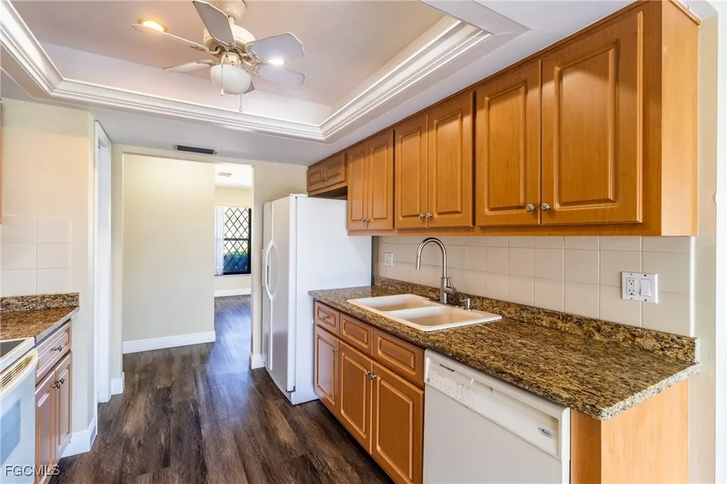 2523 SE 24th Place Cape Coral FL 33904