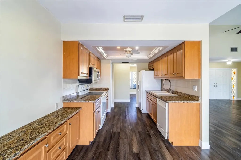 2523 SE 24th Place Cape Coral FL 33904