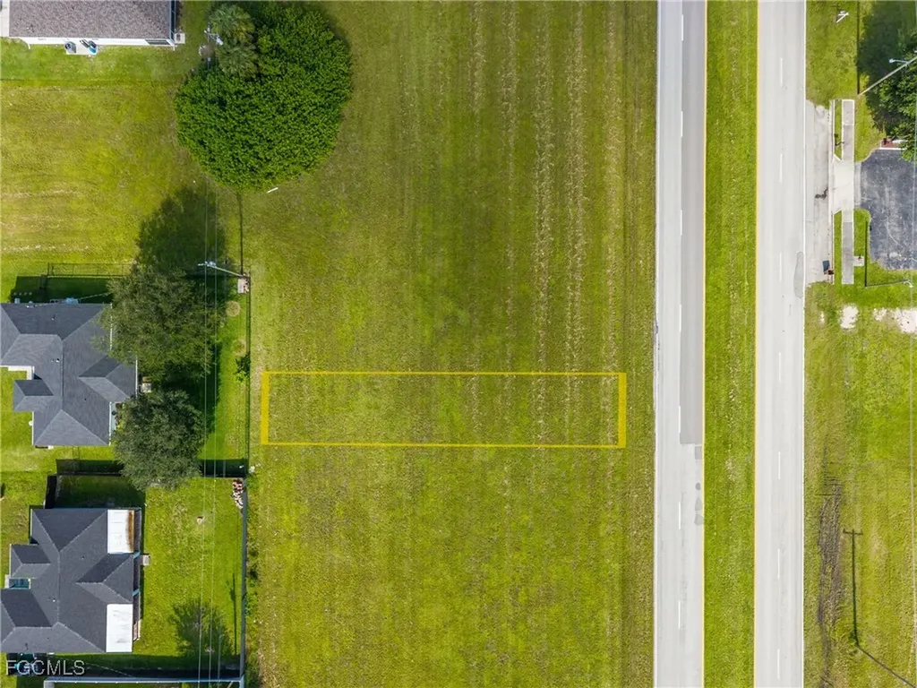 2142 Diplomat Parkway E Cape Coral FL 33909