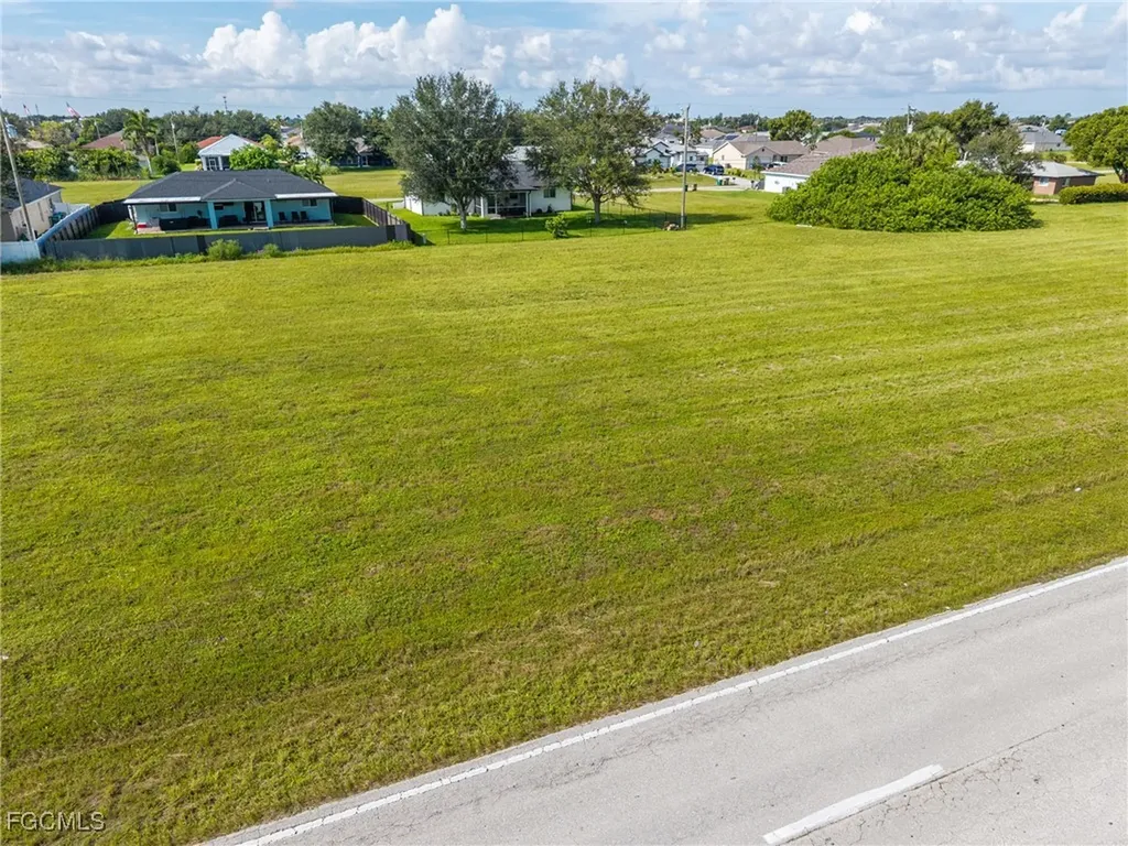 2142 Diplomat Parkway E Cape Coral FL 33909