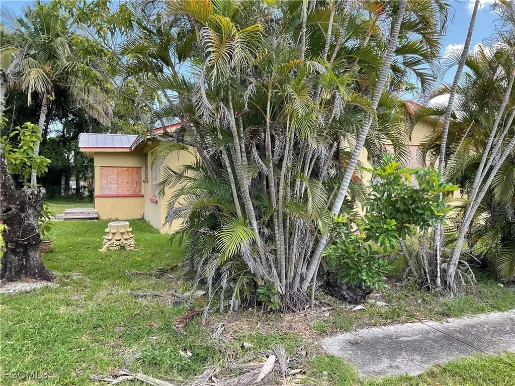 2152 Pauldo Street Fort Myers FL 33916