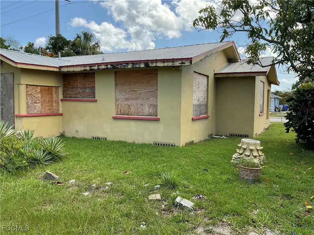 2152 Pauldo Street Fort Myers FL 33916