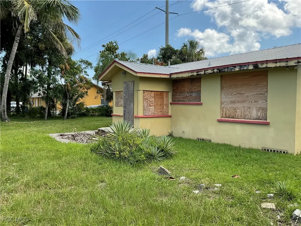 2152 Pauldo Street Fort Myers FL 33916