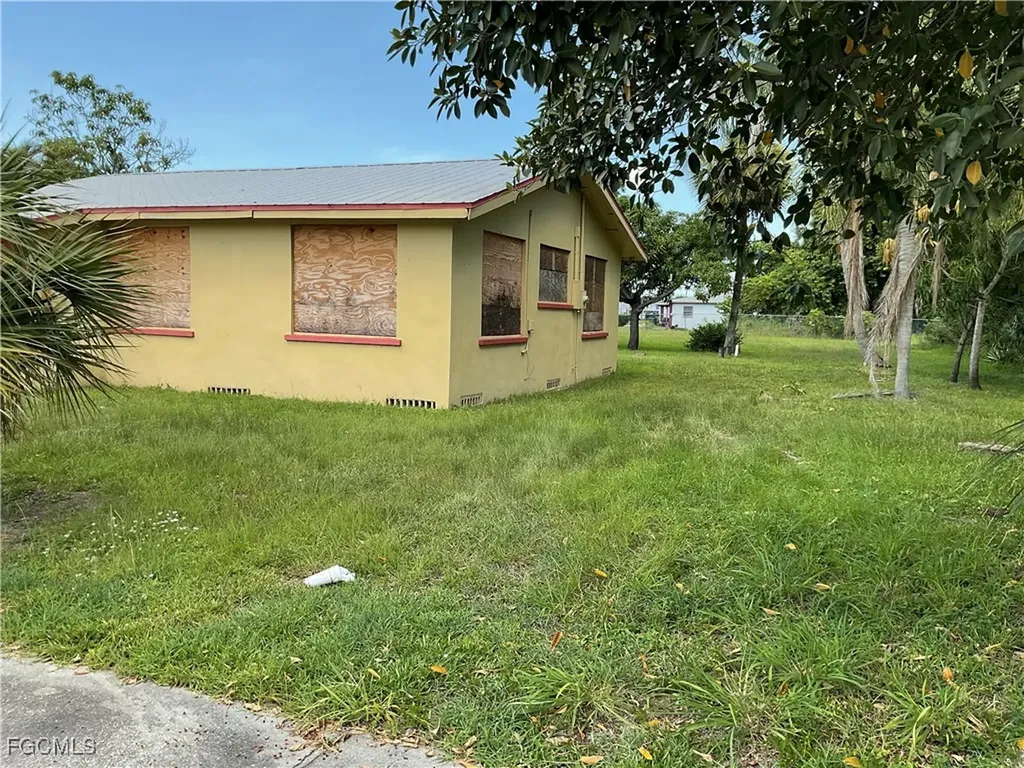 2152 Pauldo Street Fort Myers FL 33916
