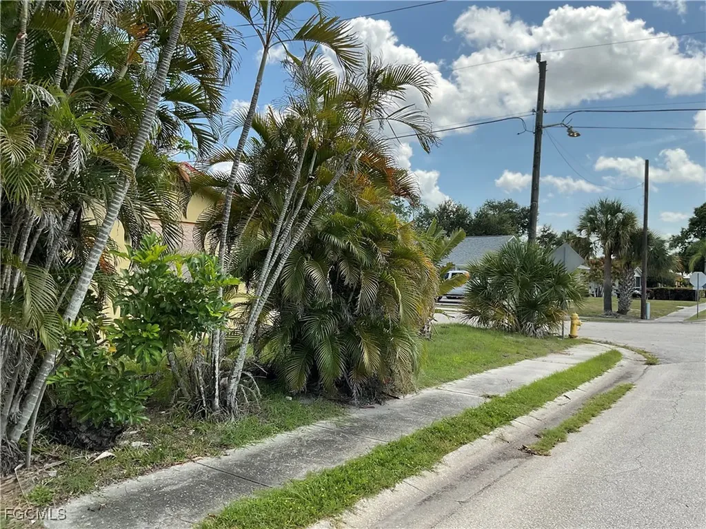 2152 Pauldo Street Fort Myers FL 33916