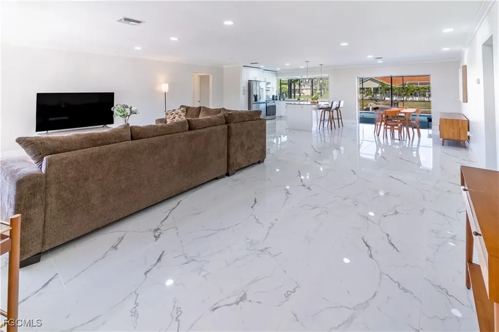 3405 SE 16th Place Cape Coral FL 33904