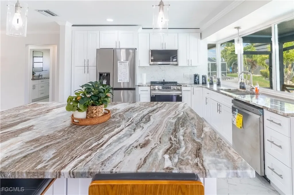 3405 SE 16th Place Cape Coral FL 33904