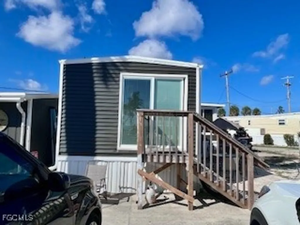 16988 Captains Drive Bokeelia FL 33922