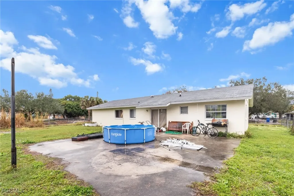 6135 Markland Avenue Fort Myers FL 33916