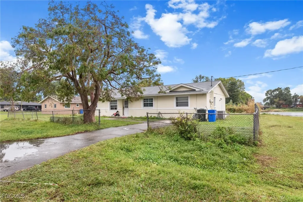 6135 Markland Avenue Fort Myers FL 33916