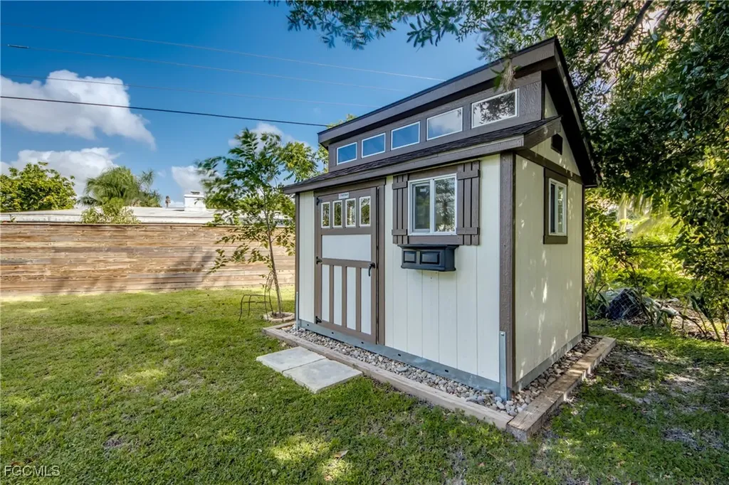 1615 Grace Avenue Fort Myers FL 33901