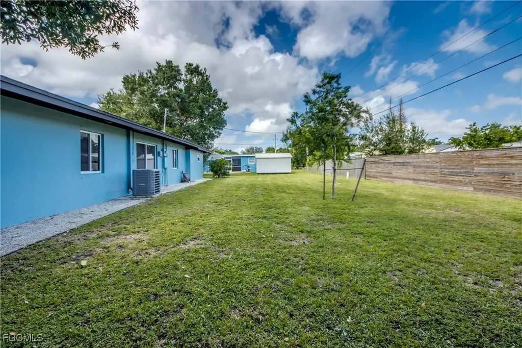 1615 Grace Avenue Fort Myers FL 33901