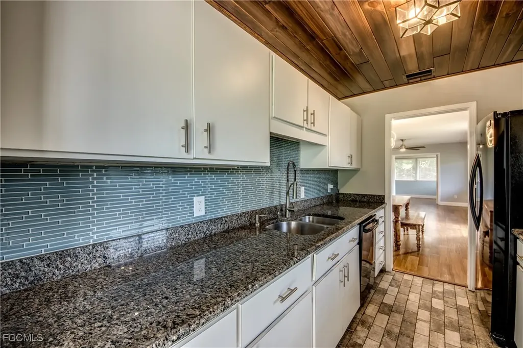 1615 Grace Avenue Fort Myers FL 33901