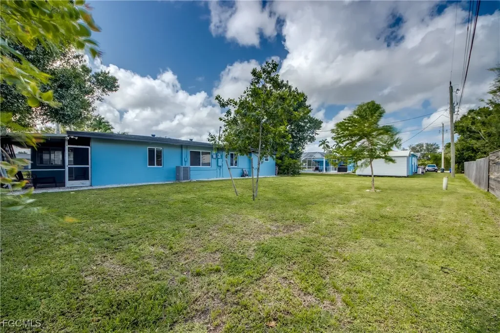 1615 Grace Avenue Fort Myers FL 33901