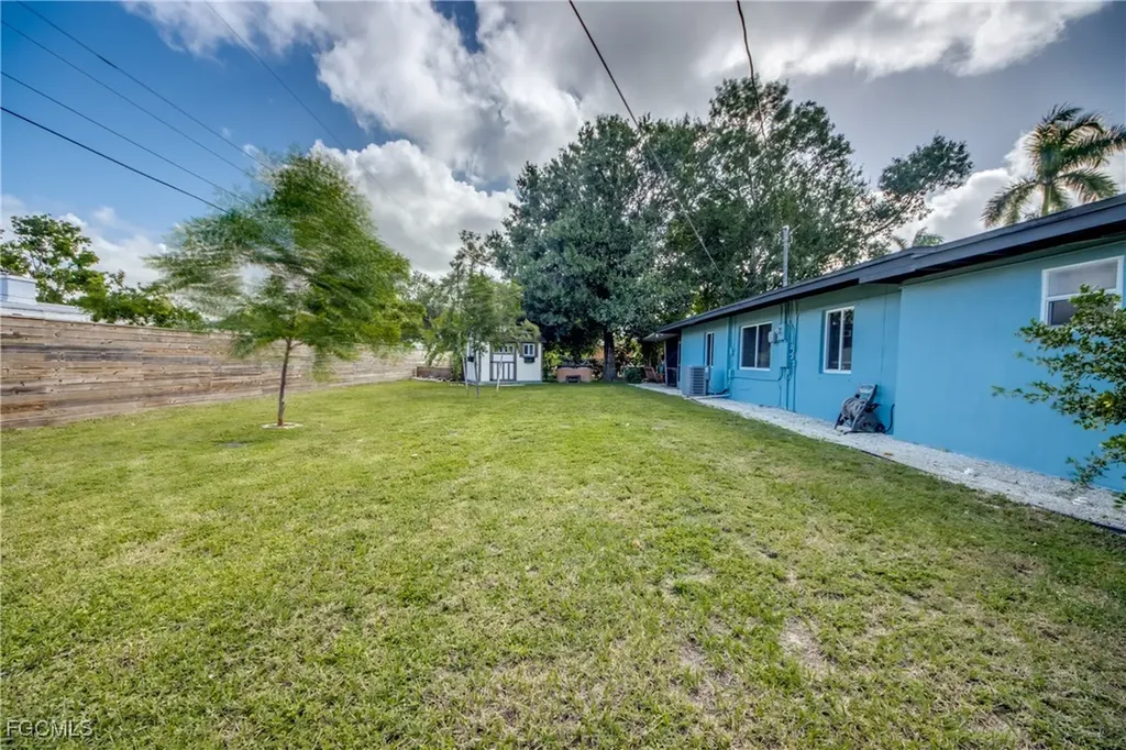 1615 Grace Avenue Fort Myers FL 33901