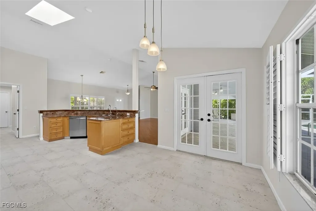 191 Old Tamiami Trail Naples FL 34110