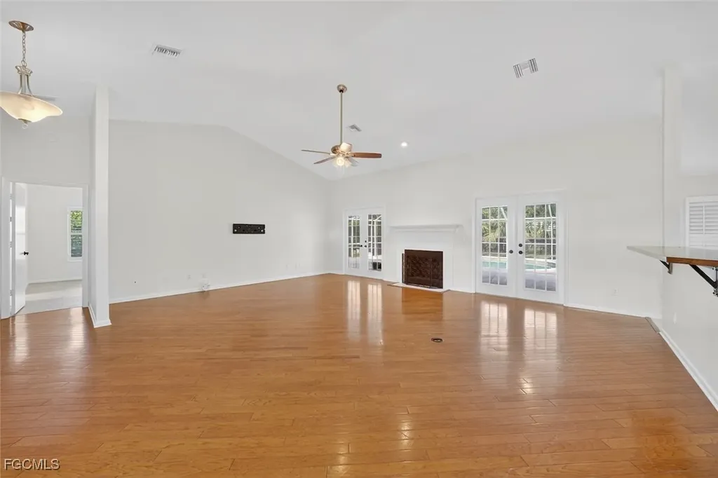 191 Old Tamiami Trail Naples FL 34110