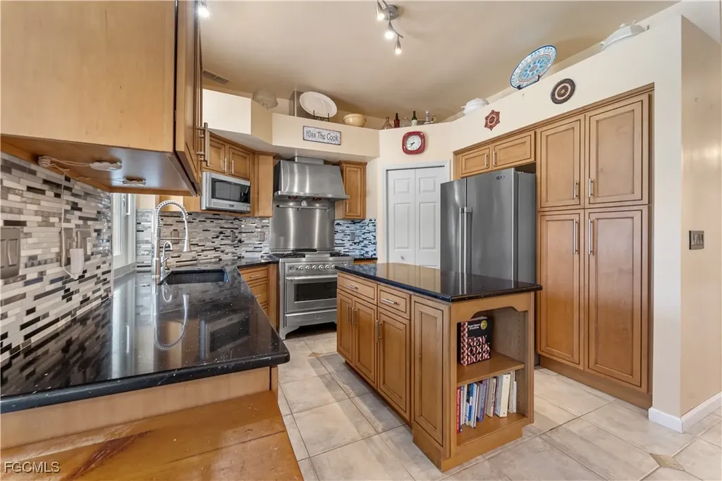 2050 Snyder Drive Alva FL 33920