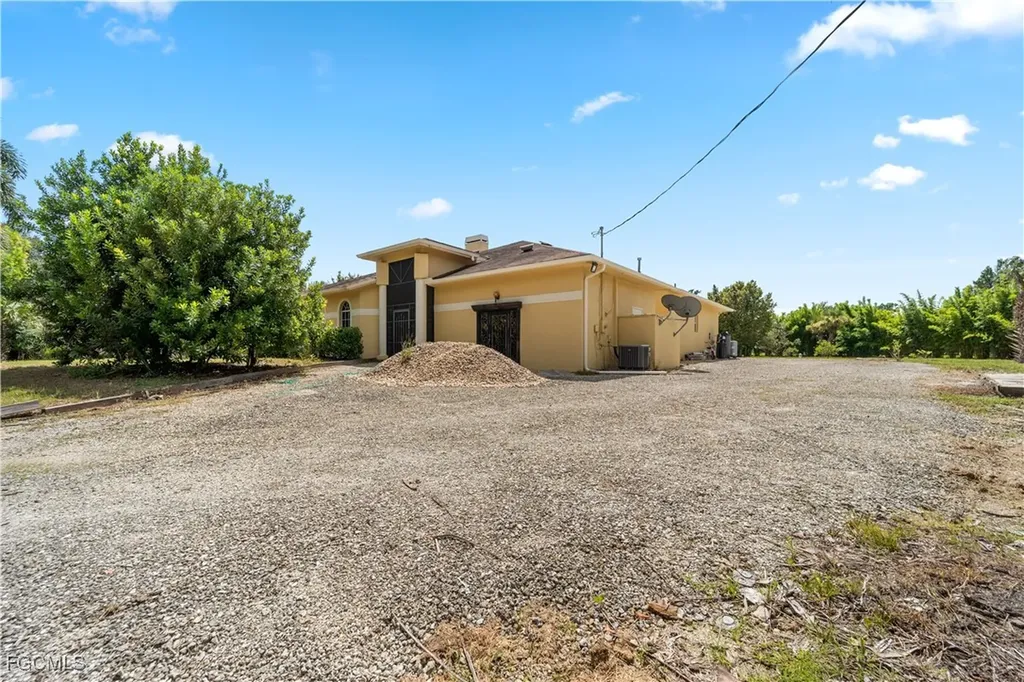 2050 Snyder Drive Alva FL 33920