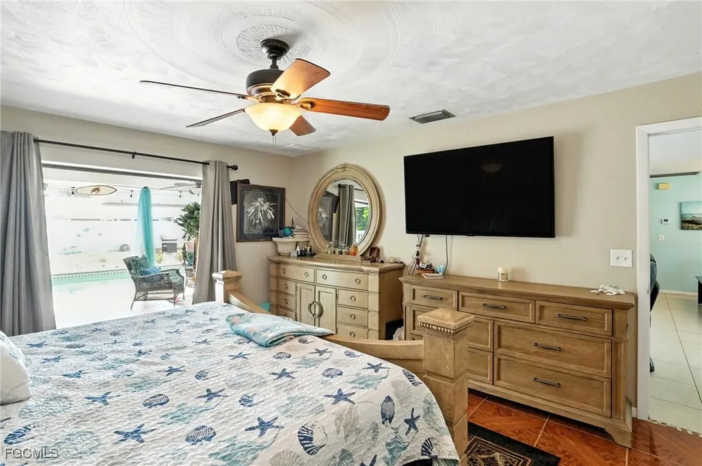 1024 SE 18th Place Cape Coral FL 33990