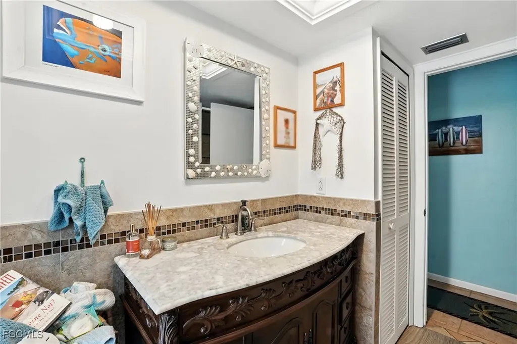 1024 SE 18th Place Cape Coral FL 33990
