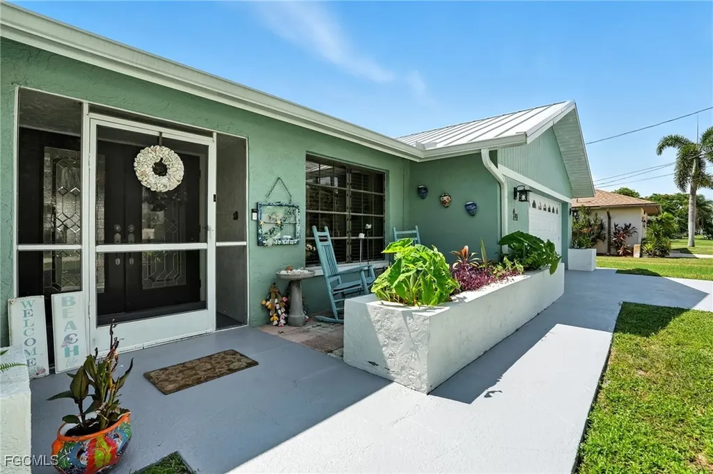 1024 SE 18th Place Cape Coral FL 33990
