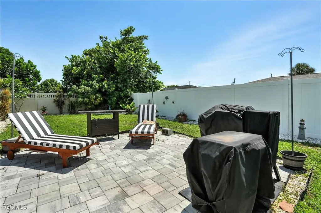 1024 SE 18th Place Cape Coral FL 33990