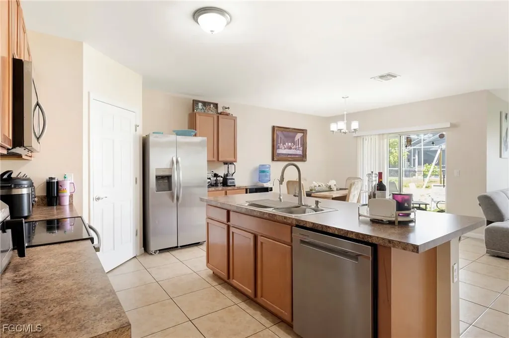 2945 SW 6th Avenue Cape Coral FL 33914