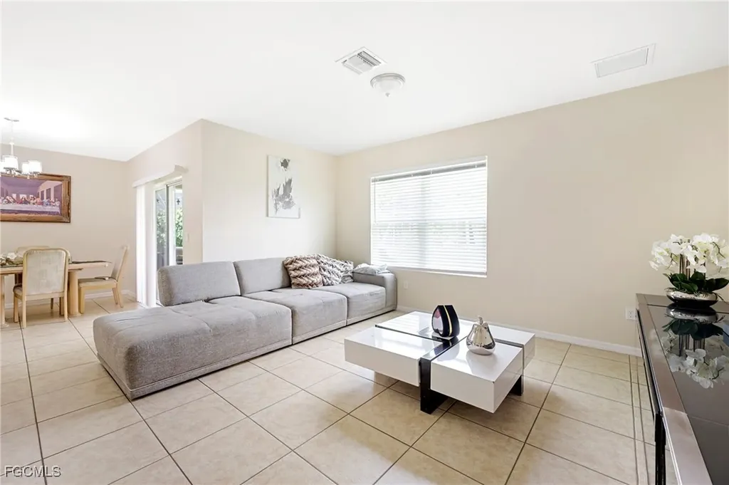 2945 SW 6th Avenue Cape Coral FL 33914