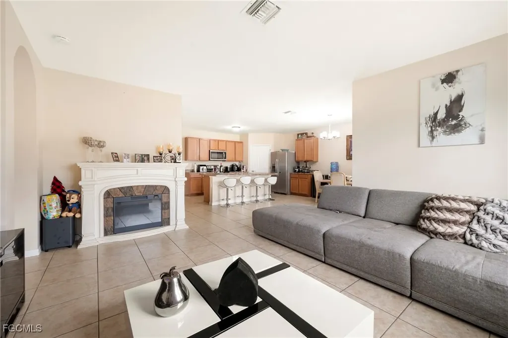 2945 SW 6th Avenue Cape Coral FL 33914