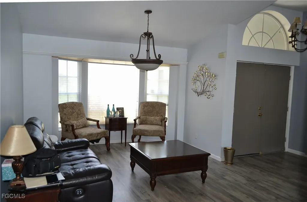 211 SW 47th Street Cape Coral FL 33914